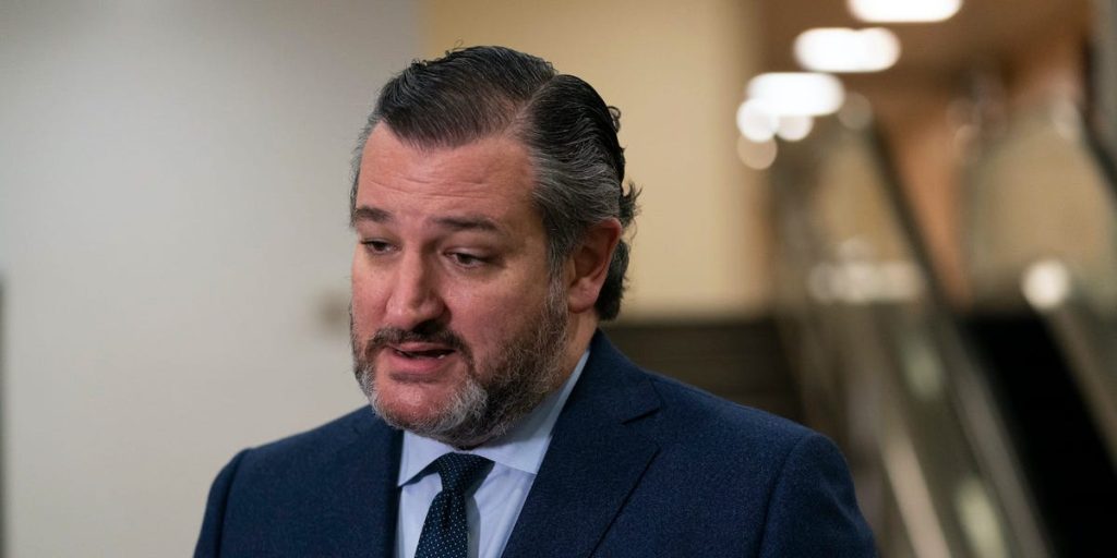Ted Cruz Draws Criticism After Being Spotted Leaving Texas as Winter Storm Approaches