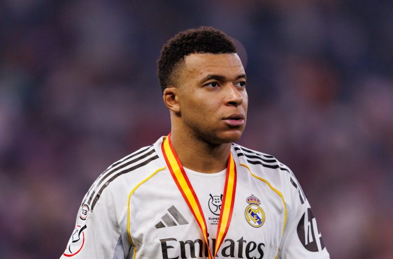 Mbappé Sparks Controversy by Halting Real Madrid Guard of Honour After Barcelona Win