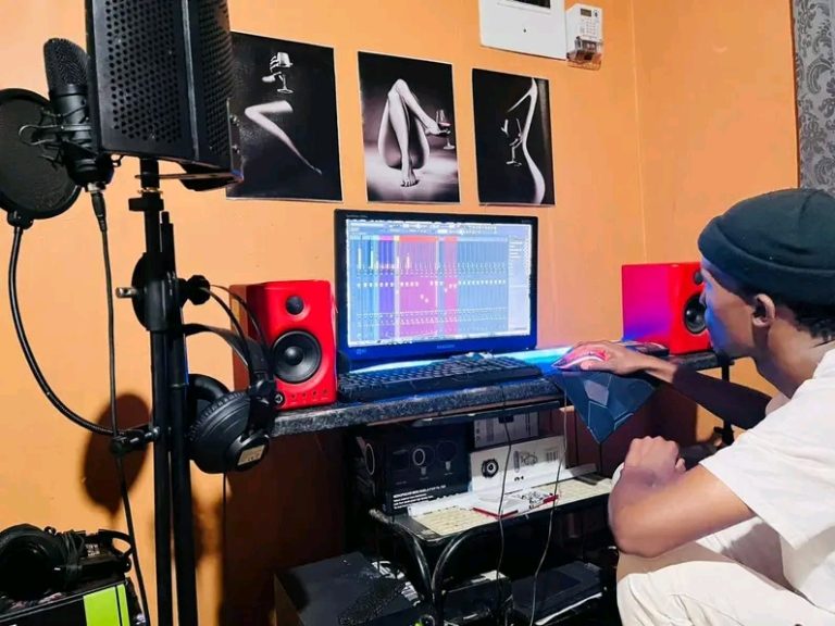 STREAM & DOWNLOAD: Shaxson – Potions (feat. Richie Da Supervillain)